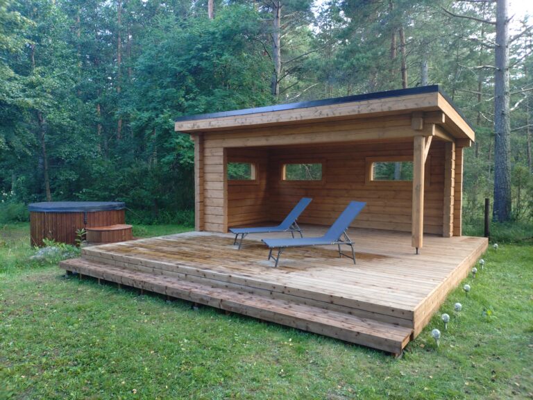 Katusealune Pihtla puidutöökoda